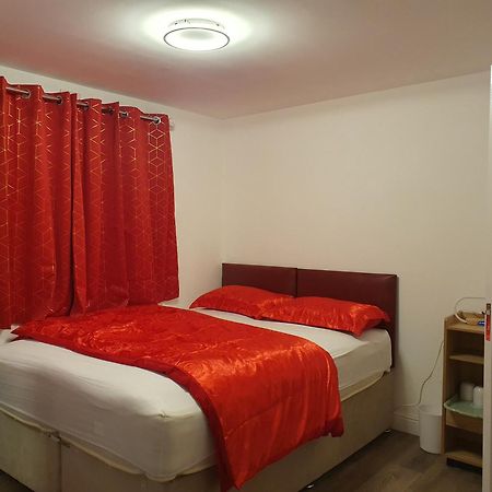 Amh Hotel - Greenford Station Northolt  Экстерьер фото