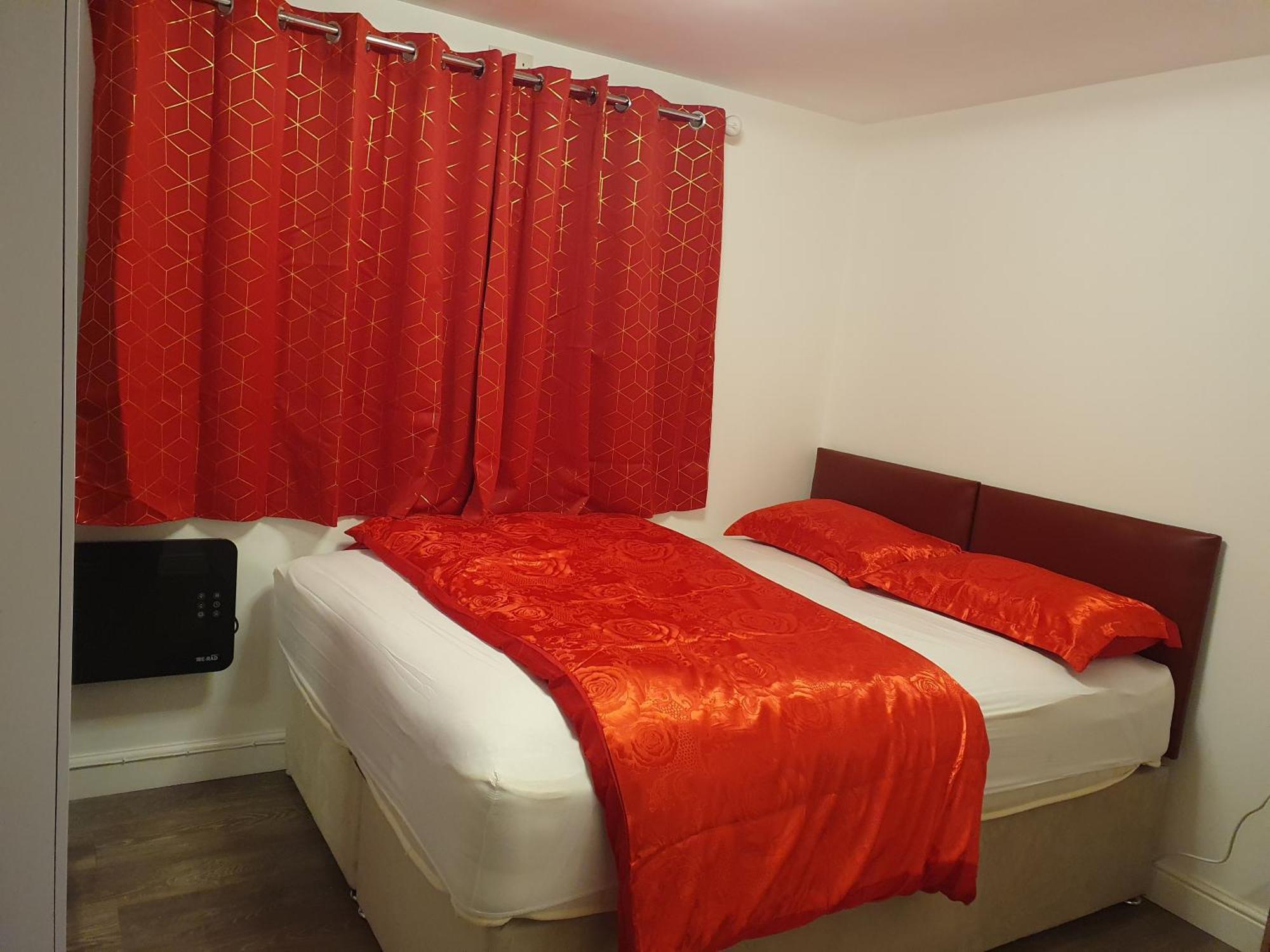 Amh Hotel - Greenford Station Northolt  Экстерьер фото