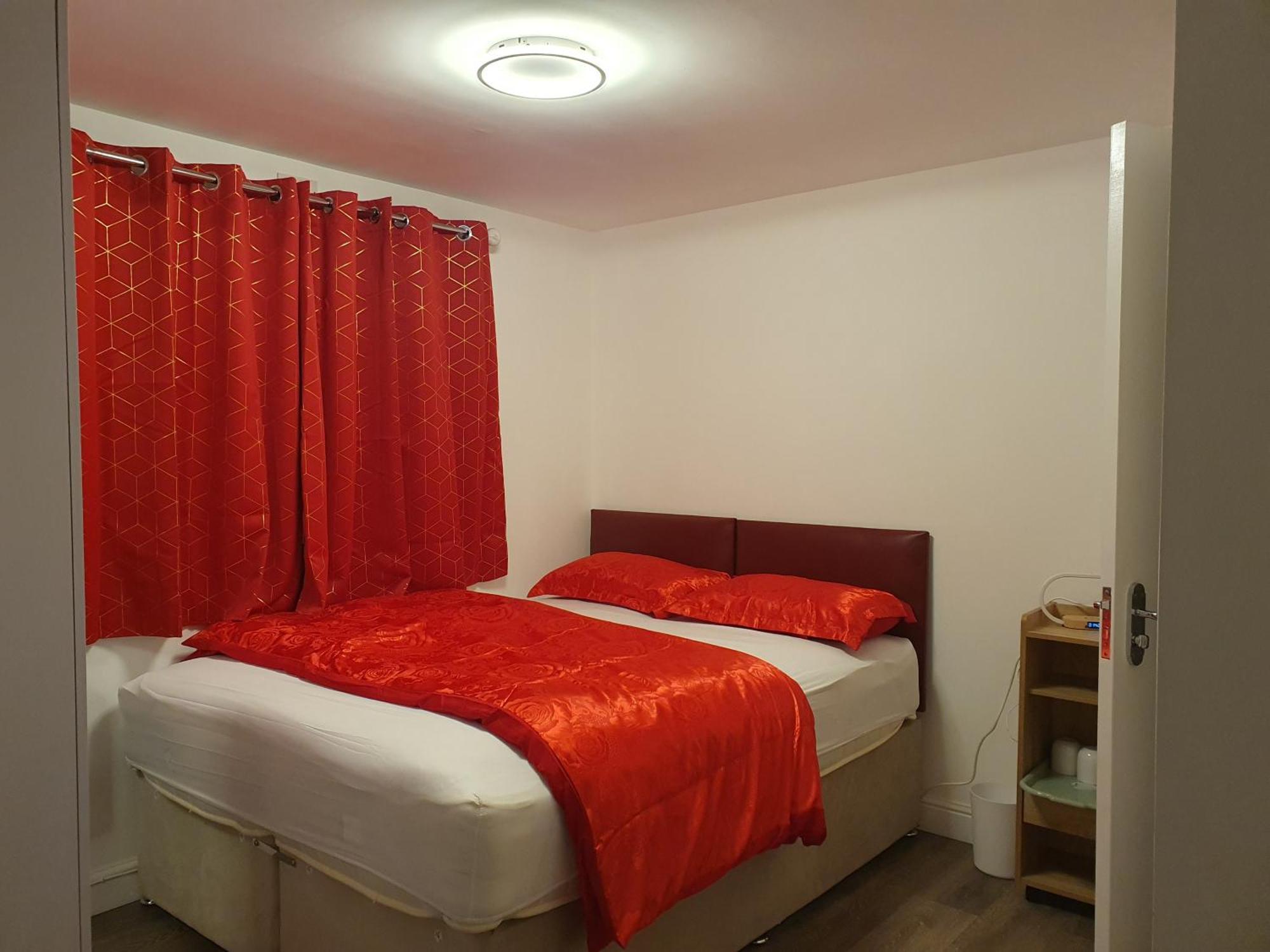 Amh Hotel - Greenford Station Northolt  Экстерьер фото